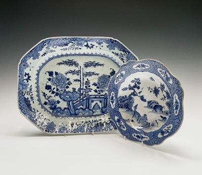 Lot 225 - A Chinese Export porcelain blue and white bowl,...