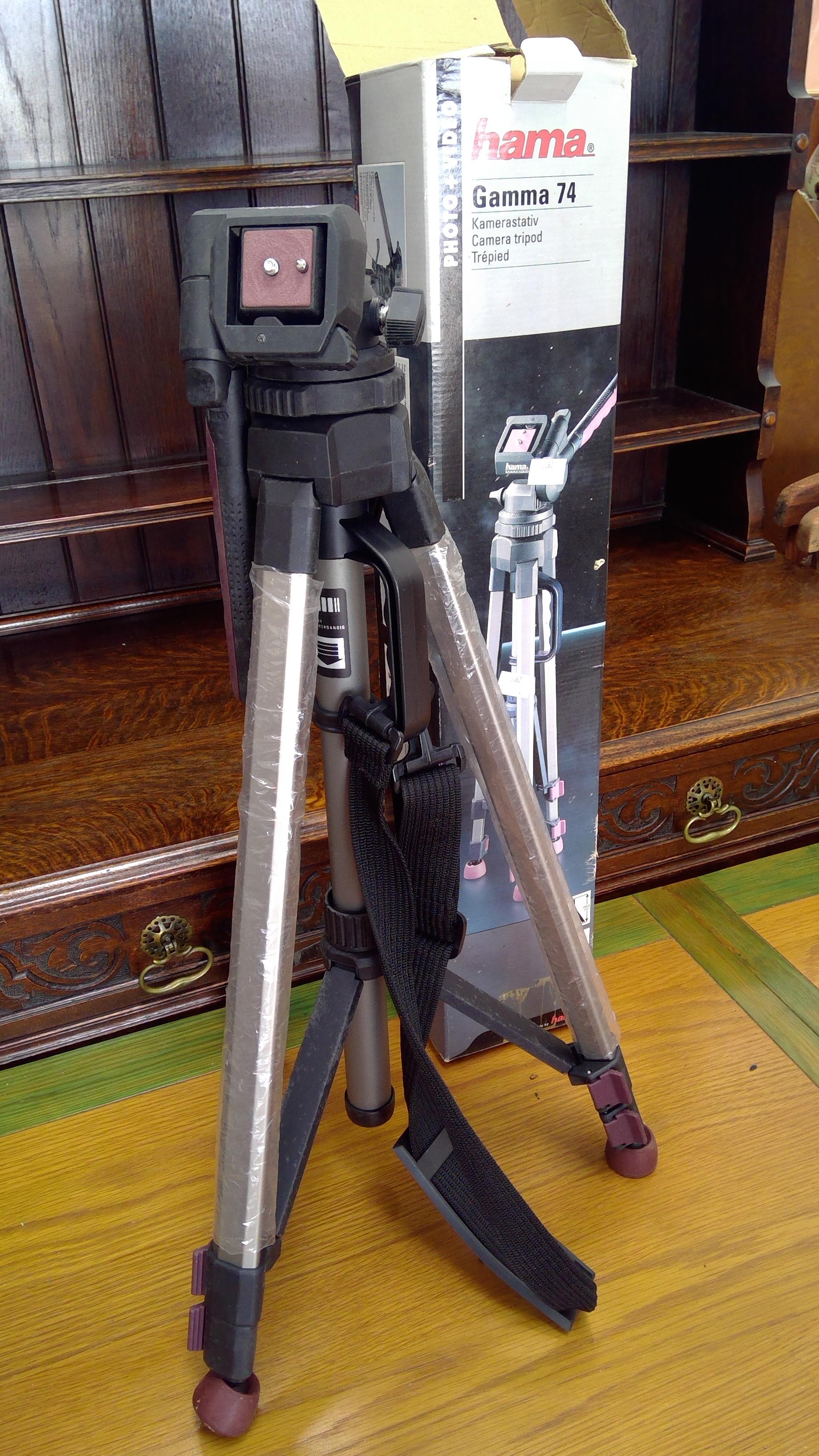 Lot 148 - A hama Gamma 74 camera tripod, in box.