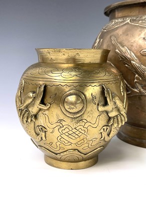 Lot 297 - A Japanese bronze jardiniere, circa 1900, cast...