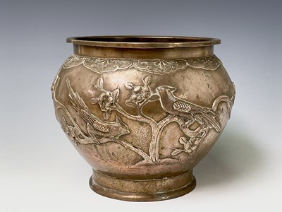 Lot 297 - A Japanese bronze jardiniere, circa 1900, cast...
