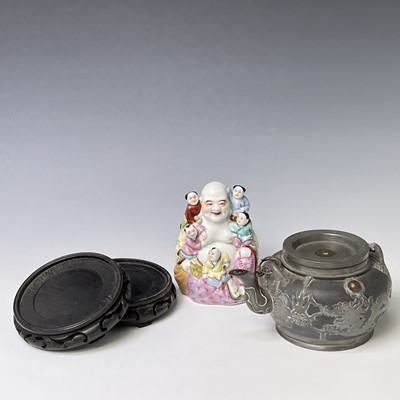 Lot 348 - A Chinese yixing pottery teapot, early 20th...