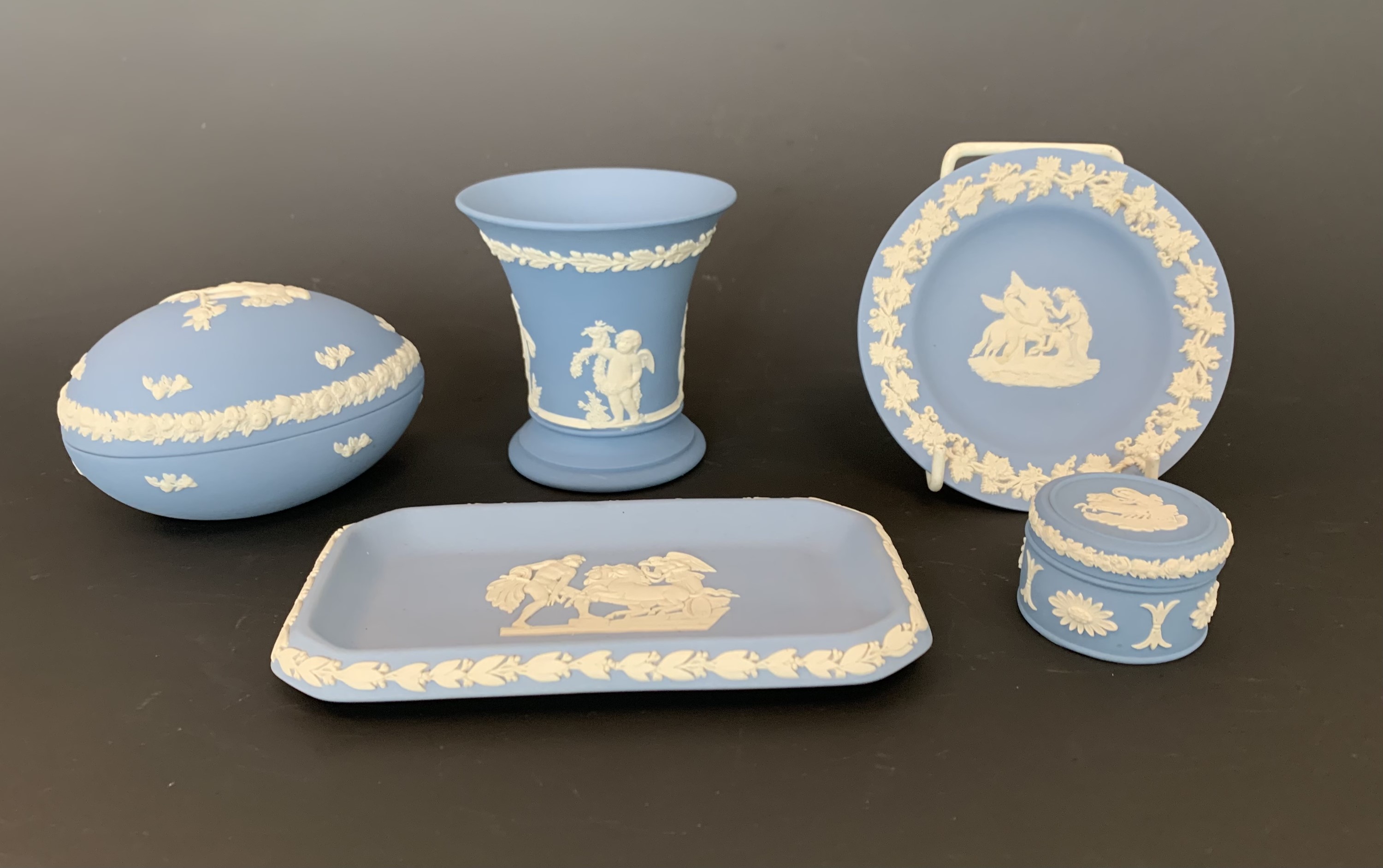 Lot 248 - Five pieces of Wedgwood