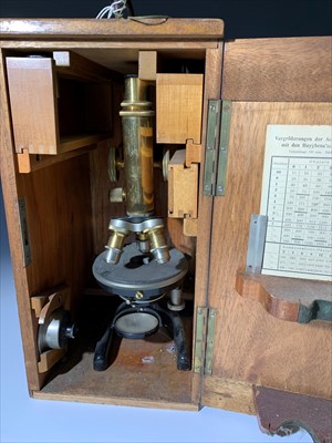 Lot 230 - A Seibert Wetzlar microscope with triple...