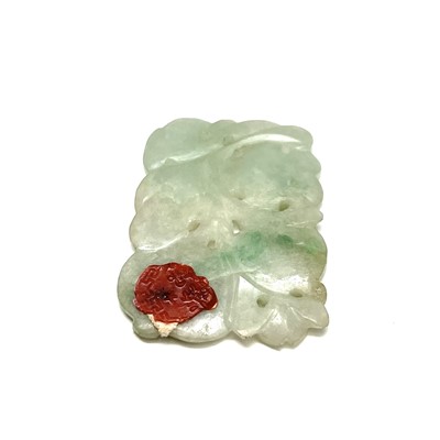 Lot 411 - A Chinese carved jade pendant, 4.5 x 3cm.
