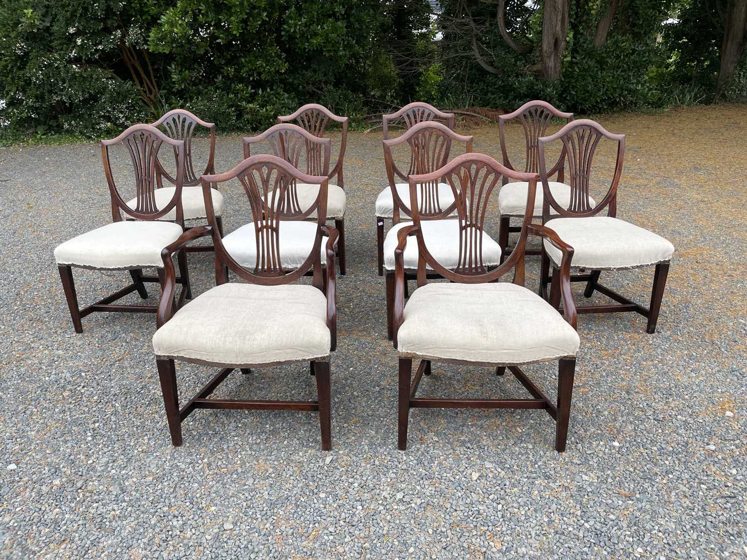 Lot 3089 - A set of ten Hepplewhite style mahogany dining...