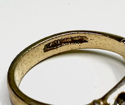 Lot 205 - A Seiko kinetic wristwatch, a ladies Tissot...