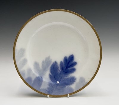 Lot 917 - A set of six Japanese Okura porcelain plates,...