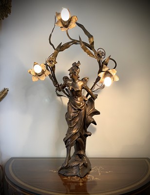 Lot 338 - A French Art Nouveau gilt spelter table lamp,...