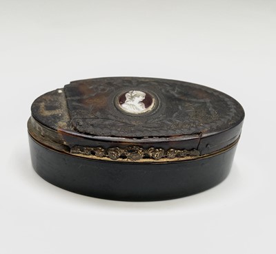 Lot 412 - A 19th century tortoiseshell and pique snuff...