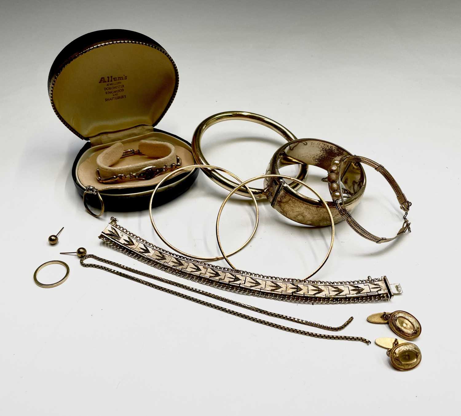 Lot 257 - Rolled gold jewellery