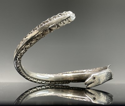 Lot 268 - A heavy naturalistic .999 pure silver 'Eel'...
