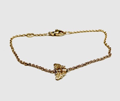 Lot 464 - A Theo Fennell 18ct gold bee 18.5cm bracelet...