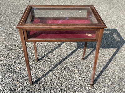 Lot 3232 - A mahogany and satinwood crossbanded vitrine....