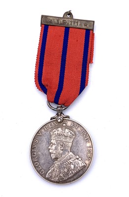 Lot 130 - Metropolitan Police 1911 Medal. A silver 1911...