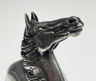 Lot 62 - A John Pinches silver horse 19.54oz 11.7cm Boxed