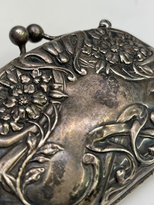 Lot 64 - An Edwardian silver Art Nouveau purse...