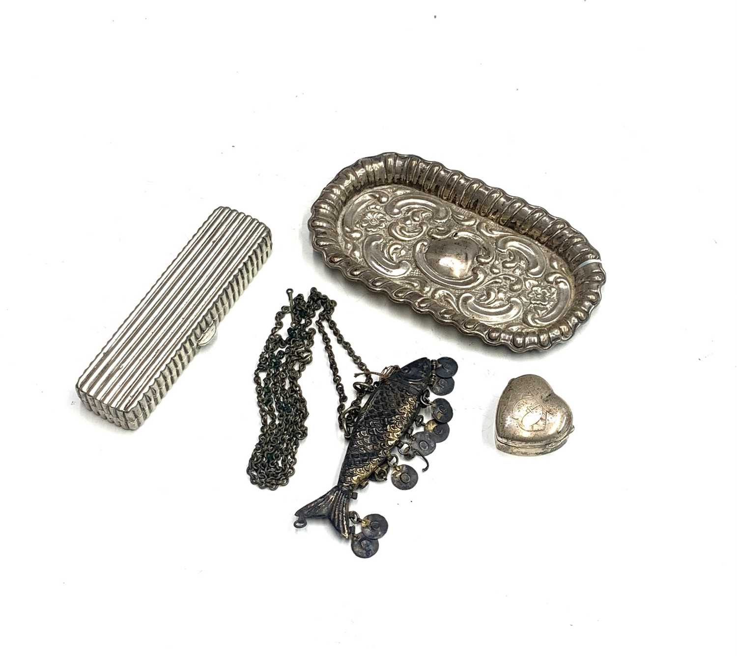 Lot 79 - An Edwardian silver heart shape pillbox by...