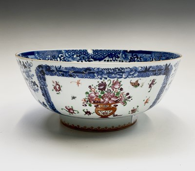 Lot 148 - A Chinese famille rose porcelain bowl, late...