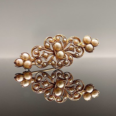 A Victorian 15ct gold split pearl baroque...