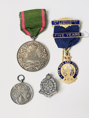 Lot 254 - Military and other Medals and Badges. A...