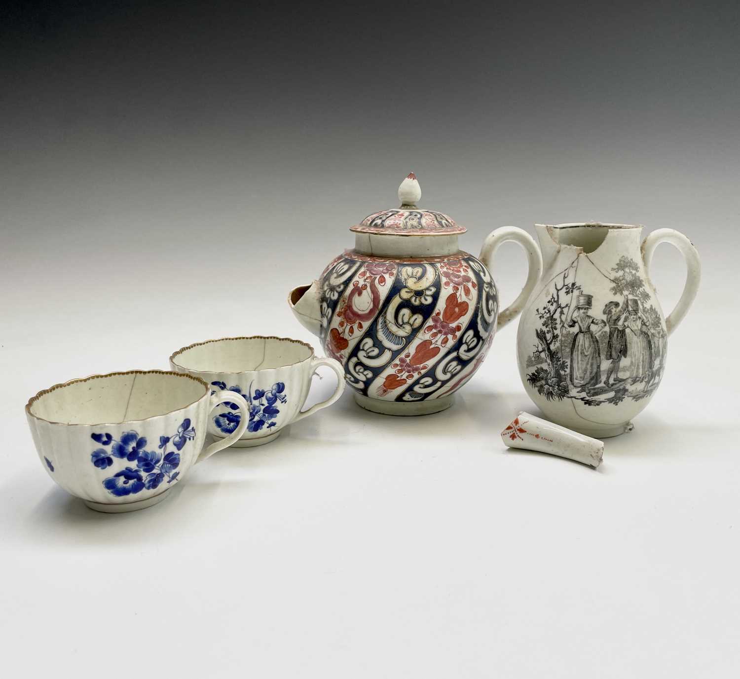 Lot 875 - A Worcester Queen charlotte pattern teapot and...