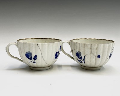 Lot 875 - A Worcester Queen charlotte pattern teapot and...