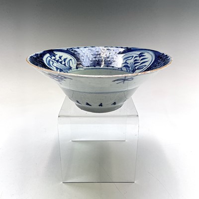 Lot 111 - A Chinese blue and white bowl, late Ming...
