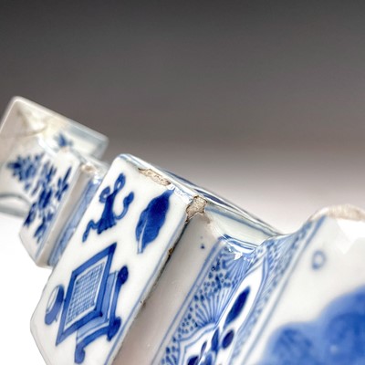 Lot 21 - A Chinese blue and porcelain vase, 18th...
