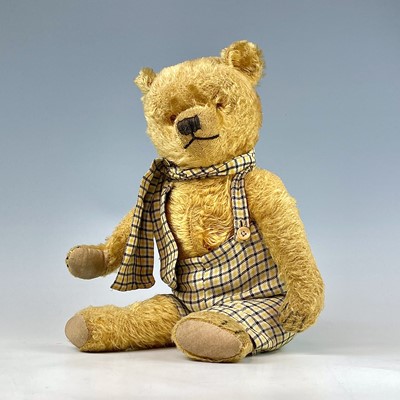 Lot 620 - Teddy Bear. An attractive Teddy Bear 16" plush...