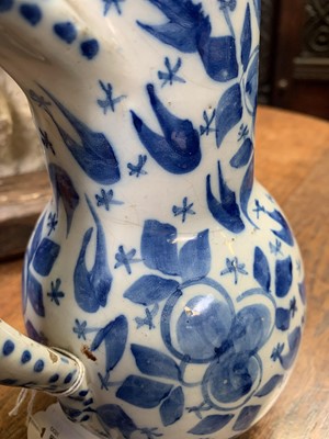 Lot 190 - An English blue and white tin-glazed pottery...
