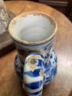 Lot 190 - An English blue and white tin-glazed pottery...