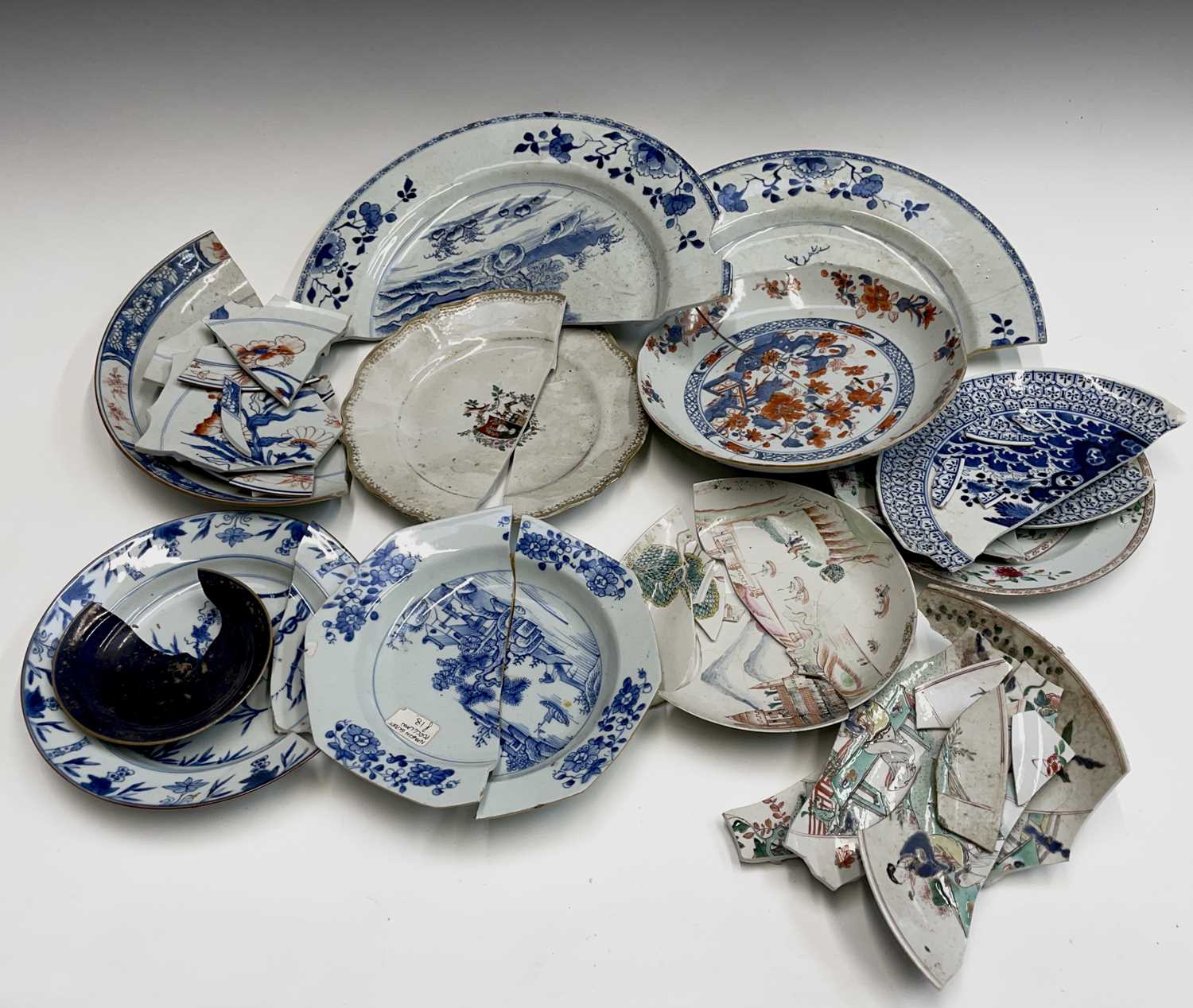 Lot 80 - Eleven Chinese porcelain plates, 18th and 19th...