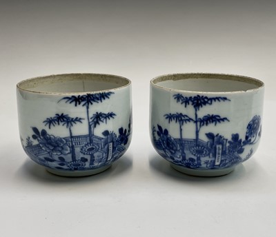 Lot 56 - A large quantity of Chinese blue and white...
