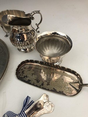 Lot 48 - Mappin & Webb's silverplate sugar bowl and...
