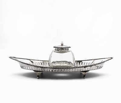 Lot 135 - A silver inkstand by Barker Brothers (Herbert...