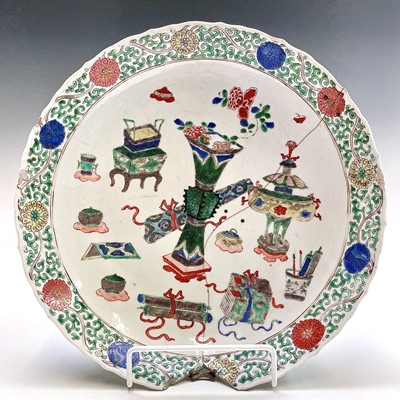 Lot 59 - A Chinese famille verte 'Hundred Antiques'...