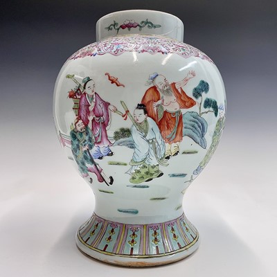 Lot 124 - A large Chinese famille rose porcelain vase,...