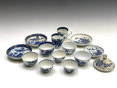 Lot 928 - A small collection of Worcester 18th century...