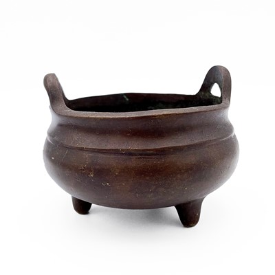 Lot 100 - A Chinese bronze censer, 18th/19th century,...
