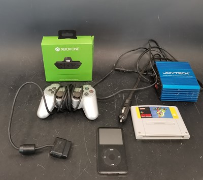 Lot 43 - An 80gb Ipod classic, an Xbox One headset...