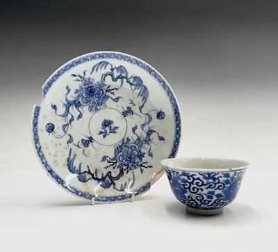 Lot 178 - A Chinese blue and white porcelain bowl, 18th...