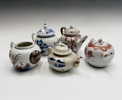 Lot 179 - A Chinese Export blue and white porcelain...