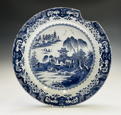 Lot 182 - A large Chinese blue and white porcelain...