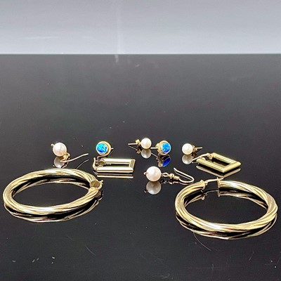 Lot 297 - Two pairs of 9ct gold earrings 7.7gm, a pair...