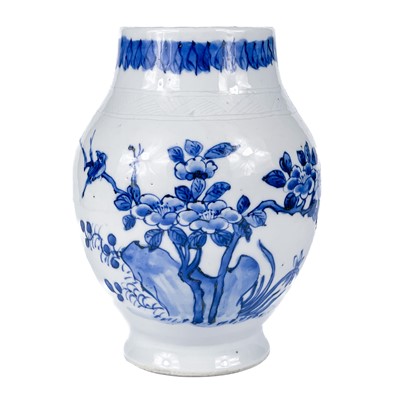 Lot 213 - A Chinese blue and white porcelain vase.