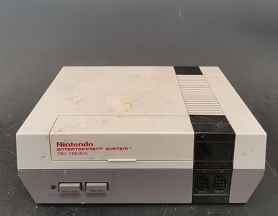 Lot 28 - A Nintendo Entertainment System NES gaming...