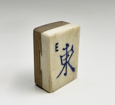 Lot 265 - A quantity of porcelain mahjong tiles and...