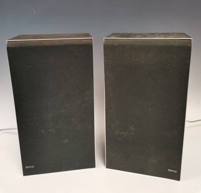 Lot 2 - A pair of Bang & Olufsen Beovox X25 speakers.