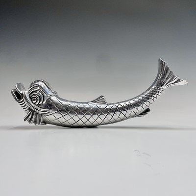 Lot 399 - A chrome dolphin nautical marine fitting, mid...