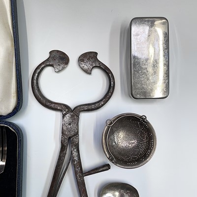 Lot 19 - Plated wares, a sugar loaf cutter etc.